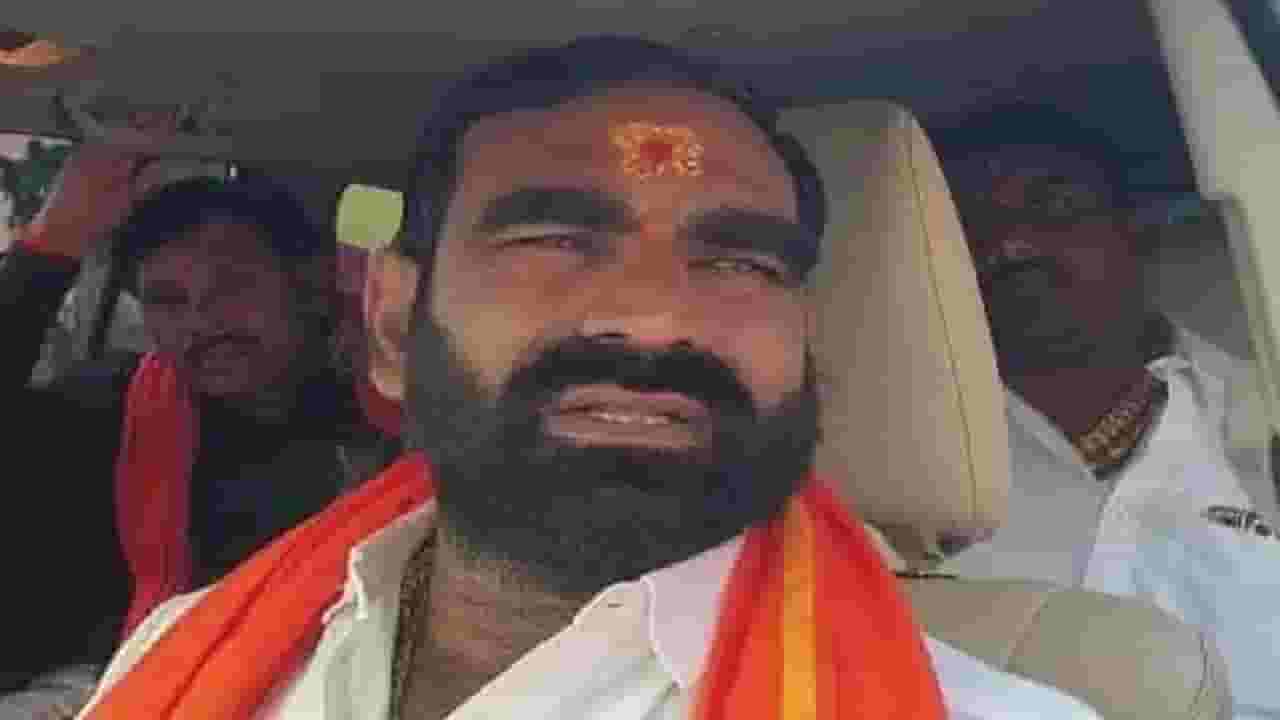 संतोष बांगर यांची अर्वाच्य भाषेत शिवीगाळ, 'ही' ऑडिओ क्लिप व्हायरल संतोष बांगर यांची अर्वाच्य भाषेत शिवीगाळ, 'ही' ऑडिओ क्लिप व्हायरल