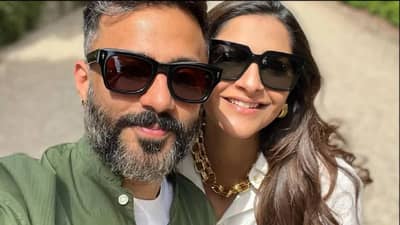 सोनम कपूरने इतक्या कमी किंमतीत का विकला मुंबईतील आलिशान फ्लॅट?