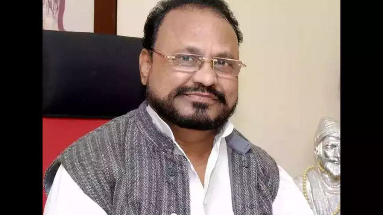 माजी खासदार, शिंदे गटाचे नेते आनंदराव अडसूळांनी प्रशासकीय अधिकाऱ्याला मारहाण केली? गुन्हा दाखल, काय आहे प्रकरण? माजी खासदार, शिंदे गटाचे नेते आनंदराव अडसूळांनी प्रशासकीय अधिकाऱ्याला मारहाण केली? गुन्हा दाखल, काय आहे प्रकरण?