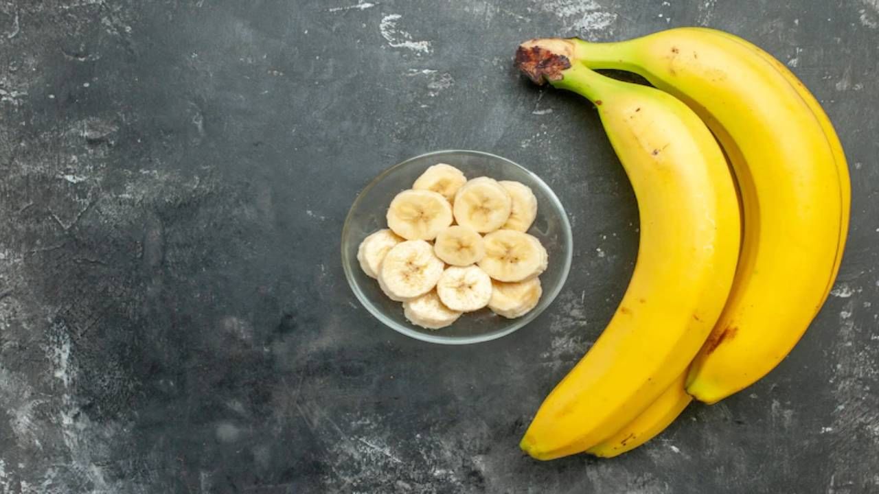 केळ्यामुळे वजन वाढतं की कमी होतं ? जाणून घ्या माहिती