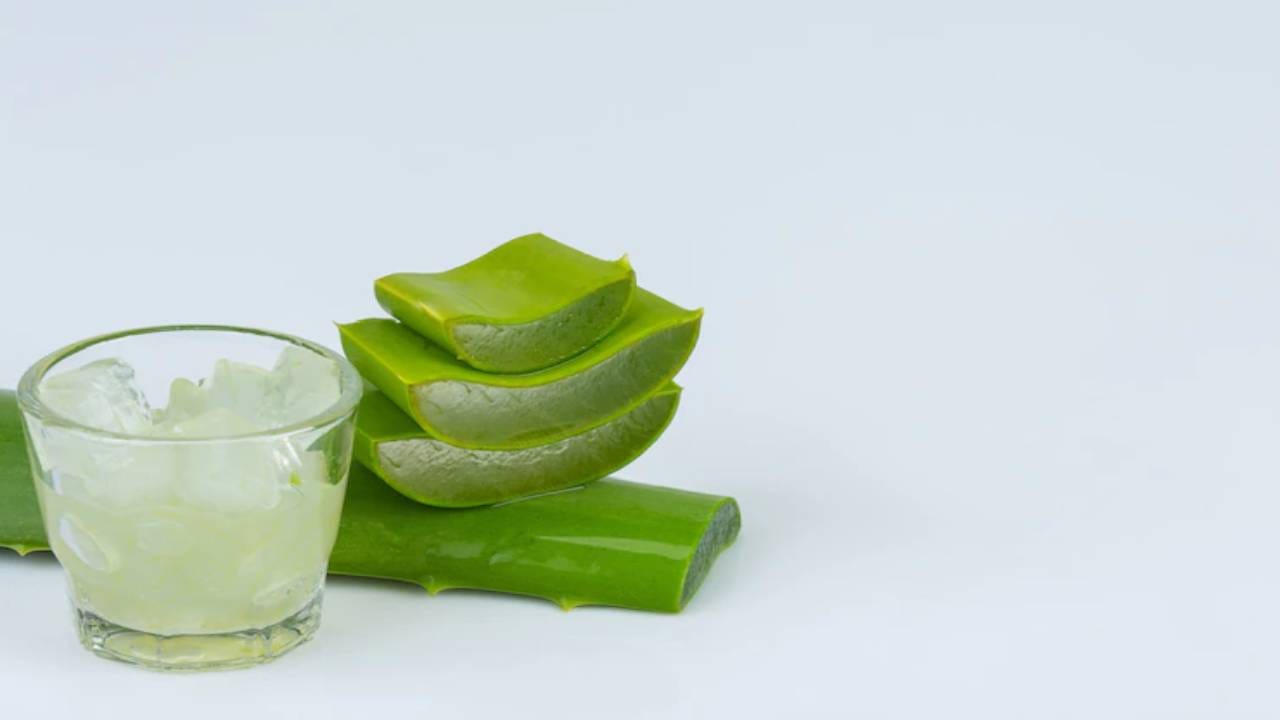 Aloe Vera Juice Benefits मधुमेहापासून पचनापर्यंत... प्रत्येक