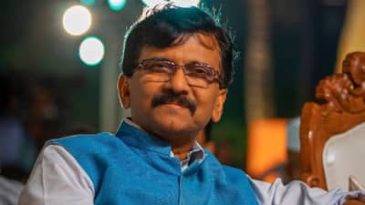 2-4 दलाल पळून गेले बाकी सगळे ठाकरेंसोबत, संजय राऊत यांनी सांगितलं