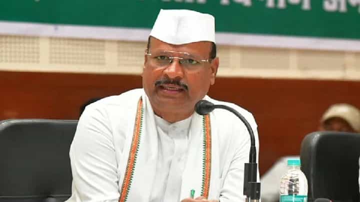 उद्धव ठाकरे यांना पक्षप्रमुख पदावर राहण्याचा अधिकार नाही- अब्दुल सत्तार उद्धव ठाकरे यांना पक्षप्रमुख पदावर राहण्याचा अधिकार नाही- अब्दुल सत्तार