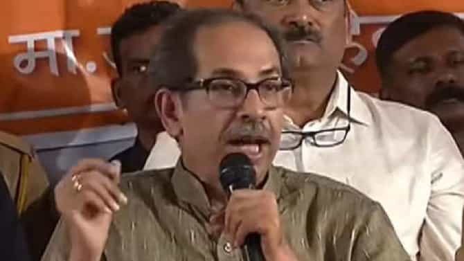 ढिगभर गद्दार असण्यापेक्षा मुठभर निष्ठावंत असेली की लढाई सहज जिंकतो; उद्धव ठाकरे नागपुरात सभा घेऊन दणका दाखवणार...