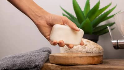 Soap For Skin: तुमच्या त्वचेप्रमाणे योग्य साबणाची अशी करा निवड