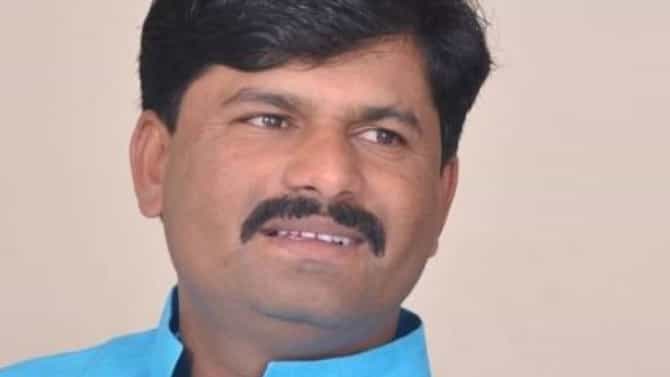 या जिल्ह्याला पुण्यश्लोक अहिल्यादेवीनगराचं नाव द्यावं, गोपीचंद पडळकर यांच्या प्रश्नावर दीपक केसरकर यांनी काय दिलं उत्तर