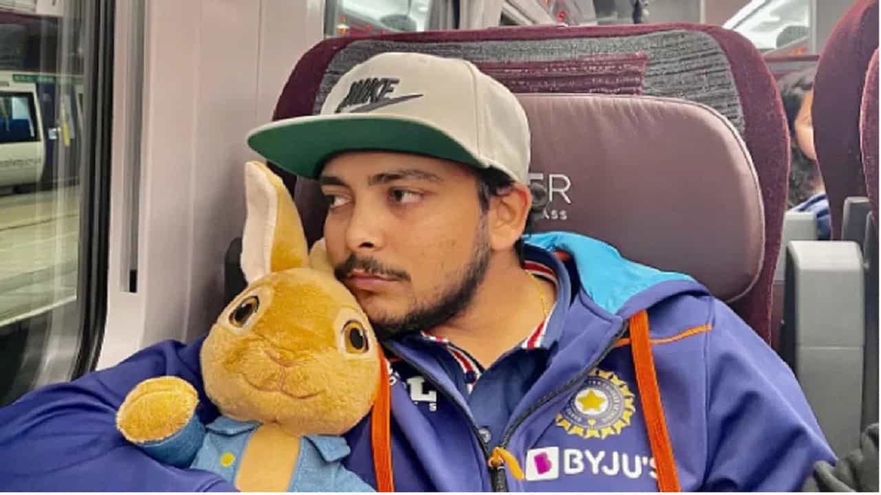 पृथ्वी शॉच्या मित्राच्या गाडीवर हल्ला, ८ जणांवर गुन्हा दाखल; काय आहे प्रकरण? पृथ्वी शॉच्या मित्राच्या गाडीवर हल्ला, ८ जणांवर गुन्हा दाखल; काय आहे प्रकरण?