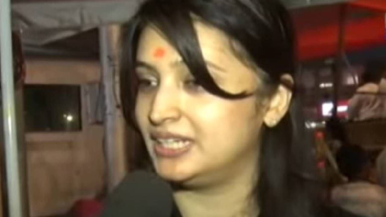 शरद पवार यांनी पाठराखण केली, जामिनानंतर अनिल देशमुख यांच्या मुलीची पहिली प्रतिक्रिया शरद पवार यांनी पाठराखण केली, जामिनानंतर अनिल देशमुख यांच्या मुलीची पहिली प्रतिक्रिया