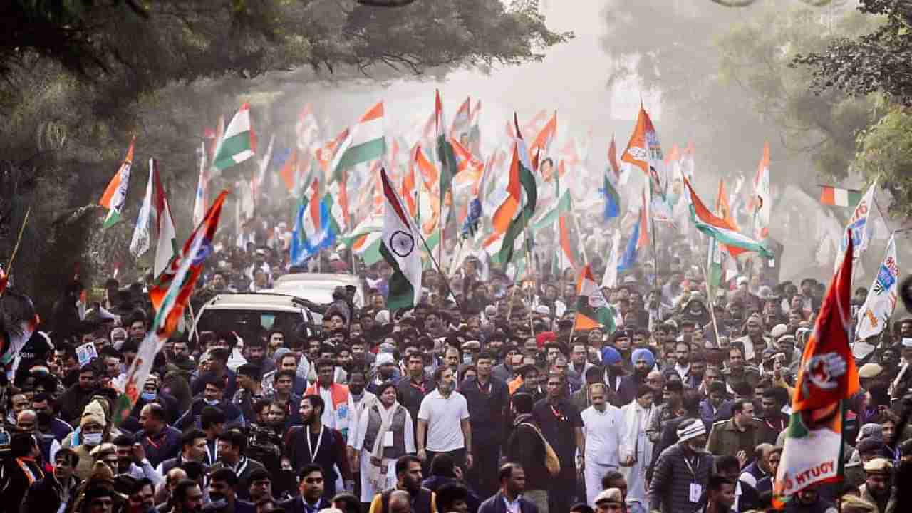 भारत जोडो यात्रेदरम्यान राहुल गांधी यांच्या सुरक्षेत चूक की नियमांचं उल्लंघन? पोलिसांना काय सांगितलं?