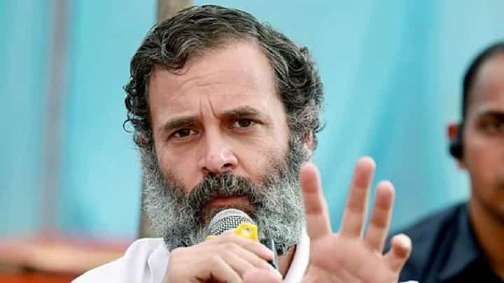 तिकीट न मिळाल्याने काँग्रेस नेत्याची नाराजी, राहुल गांधी यांचा एक फोन अन्... तिकीट न मिळाल्याने काँग्रेस नेत्याची नाराजी, राहुल गांधी यांचा एक फोन अन्...