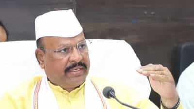 संतोष बांगर यांच्यावर कारवाई होणार? हिंगोलीचे पालकमंत्री म्हणून अब्दुल सत्तार यांनी स्पष्टचं सांगितले…