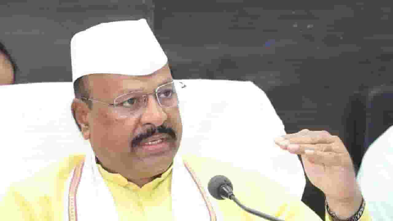 संतोष बांगर यांच्यावर कारवाई होणार? हिंगोलीचे पालकमंत्री म्हणून अब्दुल सत्तार यांनी स्पष्टचं सांगितले... संतोष बांगर यांच्यावर कारवाई होणार? हिंगोलीचे पालकमंत्री म्हणून अब्दुल सत्तार यांनी स्पष्टचं सांगितले...