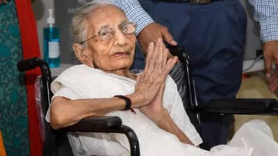 पंतप्रधान नरेंद्र मोदी यांना मातृशोक, हीराबेन यांचं निधन; 100व्या वर्षी अखेरचा श्वास