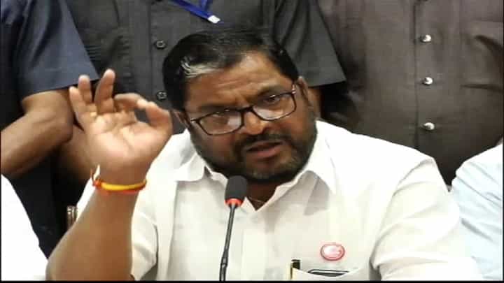 राज्य सरकार जनरल डायरची औलाद? येत्या काळात शेतकरी धडा शिकणार; राजू शेट्टी आक्रमक राज्य सरकार जनरल डायरची औलाद? येत्या काळात शेतकरी धडा शिकणार; राजू शेट्टी आक्रमक