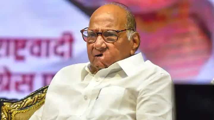 याआधी अनेक चोऱ्या झाल्या असतील पण आता अख्खा पक्षच चोरीला गेलाय; राष्ट्रवादीच्या 'या' बड्या नेत्याचा शिंदेगटावर निशाणा याआधी अनेक चोऱ्या झाल्या असतील पण आता अख्खा पक्षच चोरीला गेलाय; राष्ट्रवादीच्या 'या' बड्या नेत्याचा शिंदेगटावर निशाणा