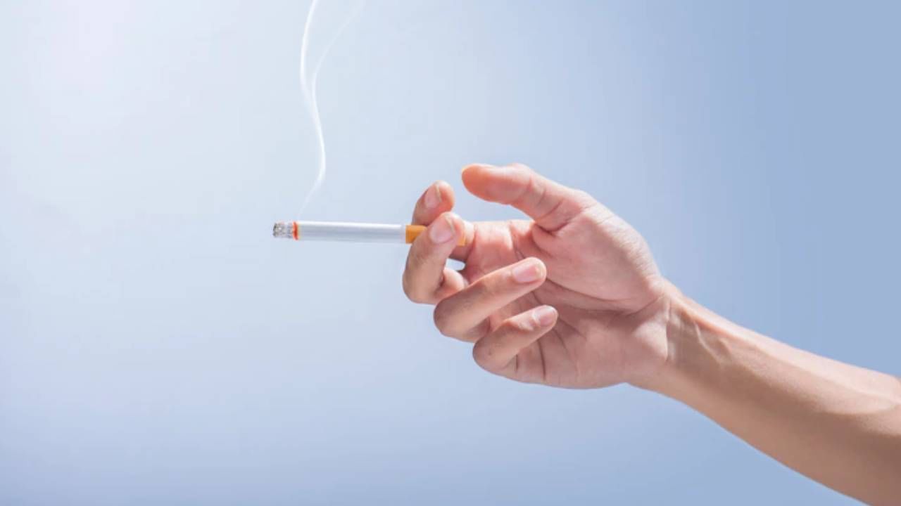 Risks of Smoking: धूम्रपान शरीरसाठी हानिकारक, हे 5 आजार वाढण्याचा असतो धोका