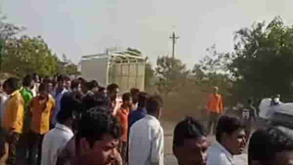 सोलापुरात मोठी दुर्घटना, फटाक्यांच्या कारखान्यात स्फोट, अनेकांचा मृत्यू झाल्याची भीती, बार्शी तालुक्यात खळबळ