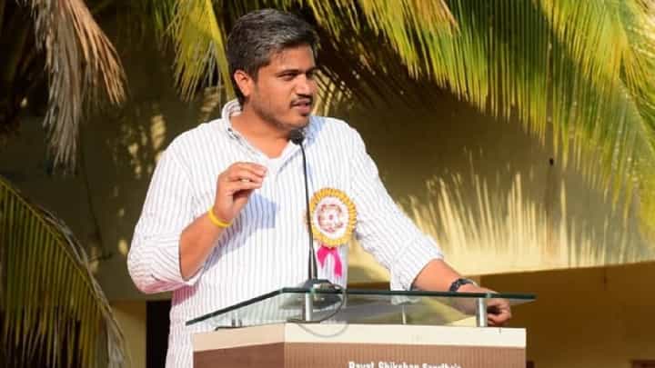 शिवराय, आंबेडकर, तुकाराम महाराज यांच्याबद्दल बोललं गेलं तेव्हा तुम्ही शांत का होता? शिवराय, आंबेडकर, तुकाराम महाराज यांच्याबद्दल बोललं गेलं तेव्हा तुम्ही शांत का होता?