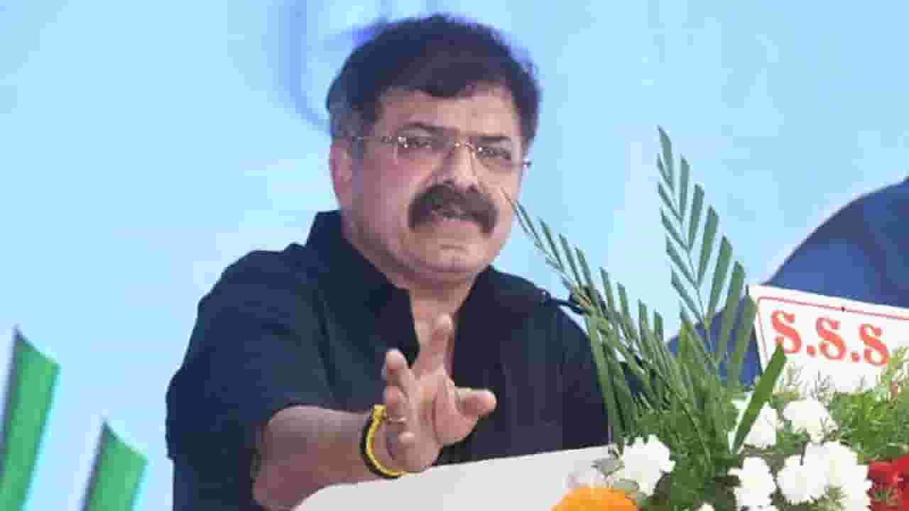 एका मतासाठी ५ हजार रूपये दिले गेले अन्... , राष्ट्रवादीच्या आमदारानं काय केला मोठा गौप्यस्फोट एका मतासाठी ५ हजार रूपये दिले गेले अन्... , राष्ट्रवादीच्या आमदारानं काय केला मोठा गौप्यस्फोट