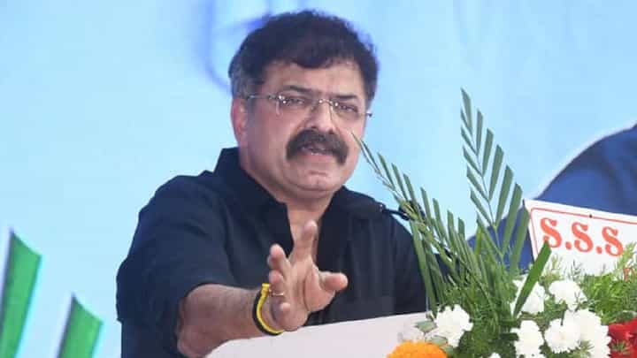 जितेंद्र आव्हाड यांचं पोलिसांना भावनिक पत्र; उद्विग्न होत म्हणाले... जितेंद्र आव्हाड यांचं पोलिसांना भावनिक पत्र; उद्विग्न होत म्हणाले...