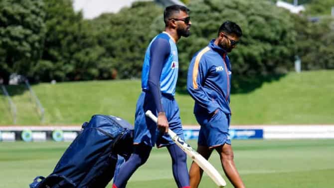 Hardik Pandya : मॅचनंतर हार्दिक पंड्याच वक्तव्य भारी पडलं, त्याची बिचाऱ्याची गेली नोकरी