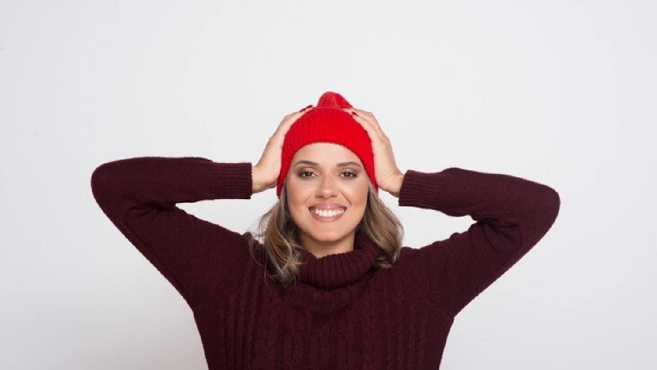 कान व डोकं नीट झाकावे - बर्फाळ प्रदेशात किंवा थंड जागी गार वाऱ्यामुळे त्रास होऊ शकतो. अनेक लोक कान व डोकं उघडं ठेवतात, पण त्यामुळे आजारी पडण्याचा धोका असतो. त्यामुळेच कान व डोकं नीट झाकलं जाईल अशी टोपी घालावी. 