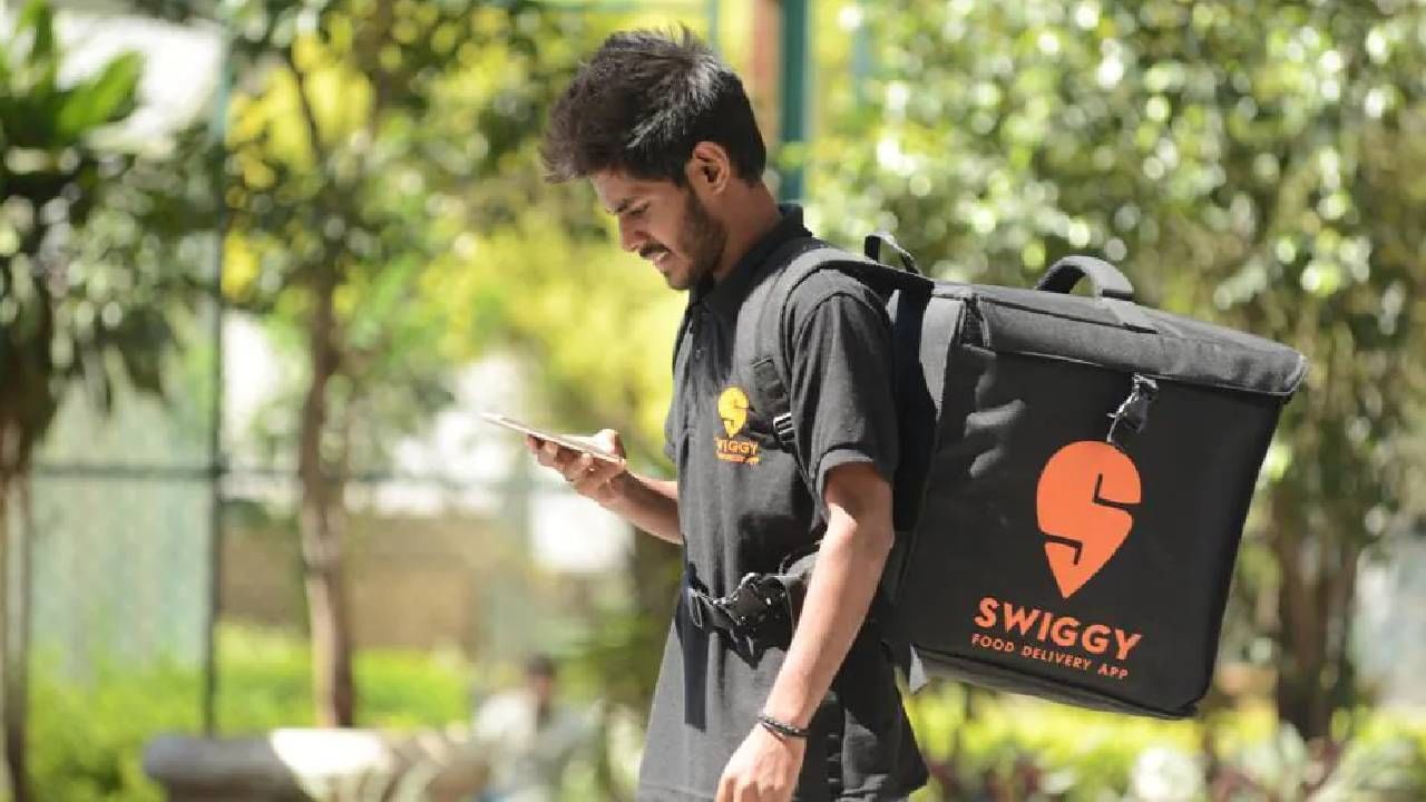New Year च्या पूर्वसंध्येला Swiggy ला या डिशच्या मिळाल्या 3.5 लाखांहून अधिक ऑर्डर्स! New Year च्या पूर्वसंध्येला Swiggy ला या डिशच्या मिळाल्या 3.5 लाखांहून अधिक ऑर्डर्स!