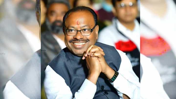 चंद्रशेखर बावनकुळे यांनी संजय राऊत यांना काय दिला होळीच्या दिवशी सल्ला? चंद्रशेखर बावनकुळे यांनी संजय राऊत यांना काय दिला होळीच्या दिवशी सल्ला?