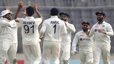 Ranji Trophy: टीम इंडियात एंट्रीसाठी ज्याने 12 वर्ष वाट पाहिली, त्याने 9 चेंडूत घेतल्या 5 विकेट, दिल्लीची वाट लावली