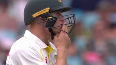 AUS vs SA: अरे हे काय? LIVE मॅचमध्ये लाबुशेनचा सिगारेटचा इशारा, मागितलं लायटर, VIDEO