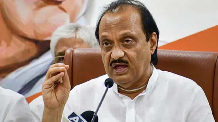 मतांच्या लाचारीसाठी अजित पवारांनी छत्रपती संभाजी महाराजांबद्दल 'ते' विधान केलं; भाजपचं टीकास्त्र मतांच्या लाचारीसाठी अजित पवारांनी छत्रपती संभाजी महाराजांबद्दल 'ते' विधान केलं; भाजपचं टीकास्त्र