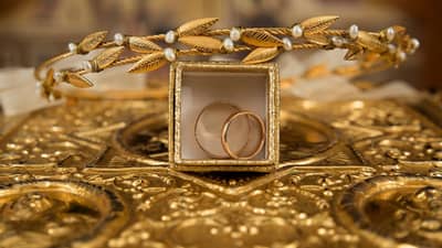 Gold Rate : 2 वर्षांत सोने सर्वात महाग, या 8 कारणांमुळे भाव आणखी भडकणार, खरेदीदारांना मोजावे लागतील इतके रुपये