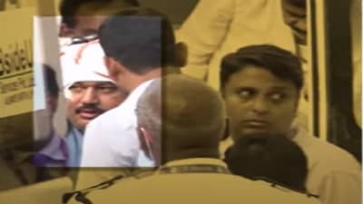 पायाला मार, डोक्याला इजा आणि छातीत दुखू लागलं, धनंजय मुंडे यांना लातूरमधून मुंबईत हलवलं, ब्रीच कँडी रुग्णालयात दाखल