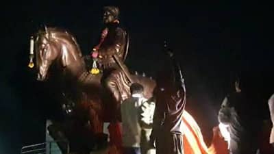 या शहरात शिवाजी महाराज विराजमान झाले, वाद संपला आणि भाजपा-मविआ कार्यकर्ते आनंदाने एकत्र आले...