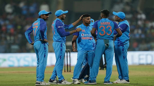 Ind Vs SL : टीम इंडियाला मोठा झटका, स्टार बॅट्समन माालिकेतून आऊट