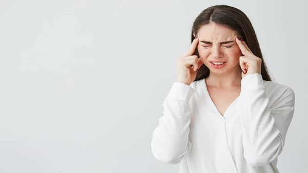 Migraine Home Remedies: मायग्रेनच्या वेदनांनी झालात त्रस्त ? या घरगुती उपायांनी मिळू शकतो आराम