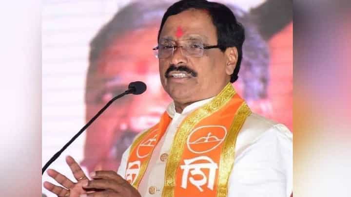 गरज सरो वैद्य मरो असा भाजपचा डाव, राणेंचा ही डाव भाजप करणार : राऊत गरज सरो वैद्य मरो असा भाजपचा डाव, राणेंचा ही डाव भाजप करणार : राऊत