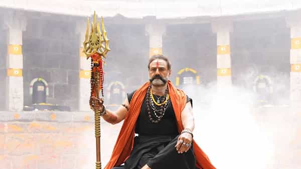 गेल्या काही काळापासून साऊथचे चित्रपट बाॅक्स ऑफिसवर धमाका करताना दिसत आहेत. बाॅलिवूडचे चित्रपट बाॅक्स ऑफिसवर फ्लाॅप जात आहेत. मात्र, साऊथच्या चित्रपटांना प्रेक्षकांचे भरपूर प्रेम मिळत आहे.