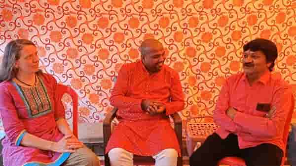 Raghuveer Khedekar: जर्मन तरुणीच्या माध्यमातून रघुवीर खेडकरांचा तमाशा सात समुद्रापार, वाचा खेडकर काय म्हणाले