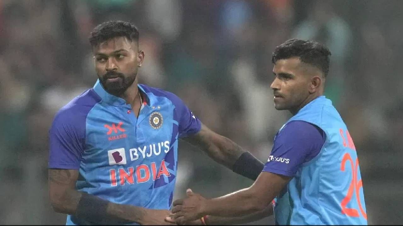 IND vs SL 2nd T20: Hardik Pandya ने स्वत:च्या पायावर मारली कुऱ्हाड! 'हा' निर्णय टीमवर पडला भारी IND vs SL 2nd T20: Hardik Pandya ने स्वत:च्या पायावर मारली कुऱ्हाड! 'हा' निर्णय टीमवर पडला भारी