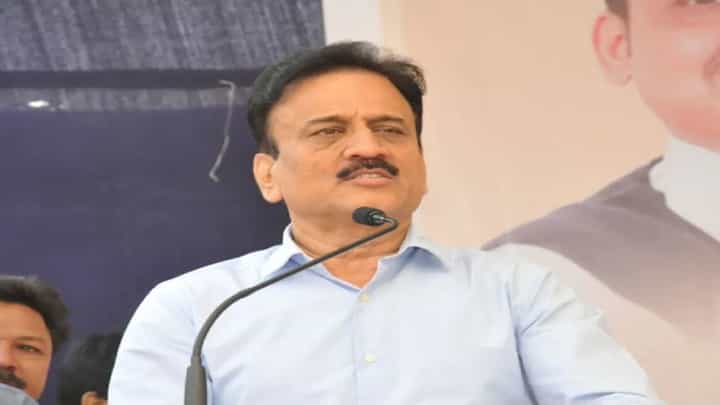 काल गारपीट झाली आणि आज विचारताय..., अवकाळी पावसावर काय म्हणाले गिरीश महाजन? काल गारपीट झाली आणि आज विचारताय..., अवकाळी पावसावर काय म्हणाले गिरीश महाजन?