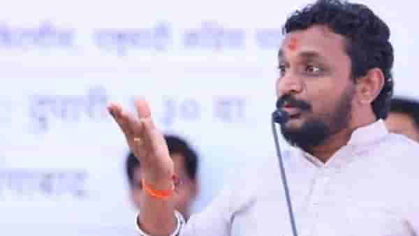 ‘तकलादू अर्थसंकल्पाचा निषेध करतो’, असे म्हणत अमोल मिटकरी यांची शिंदे सरकारवर प्रश्नांची सरबत्ती