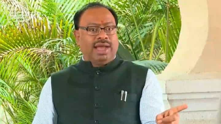 वॉटर ग्रीड योजना? मराठवाडा वैधानिक विकास मंडळाची मुदतवाढ कोणी थांबवली? बावनकुळेंचा घणाघात वॉटर ग्रीड योजना? मराठवाडा वैधानिक विकास मंडळाची मुदतवाढ कोणी थांबवली? बावनकुळेंचा घणाघात