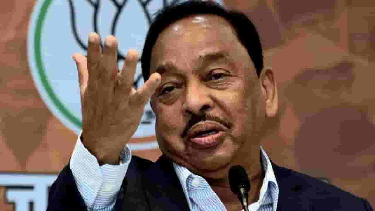 तुम्ही नाव घेता कोण आहे हा ? नारायण राणे यांचा संजय राऊतांवर पलटवार तुम्ही नाव घेता कोण आहे हा ? नारायण राणे यांचा संजय राऊतांवर पलटवार