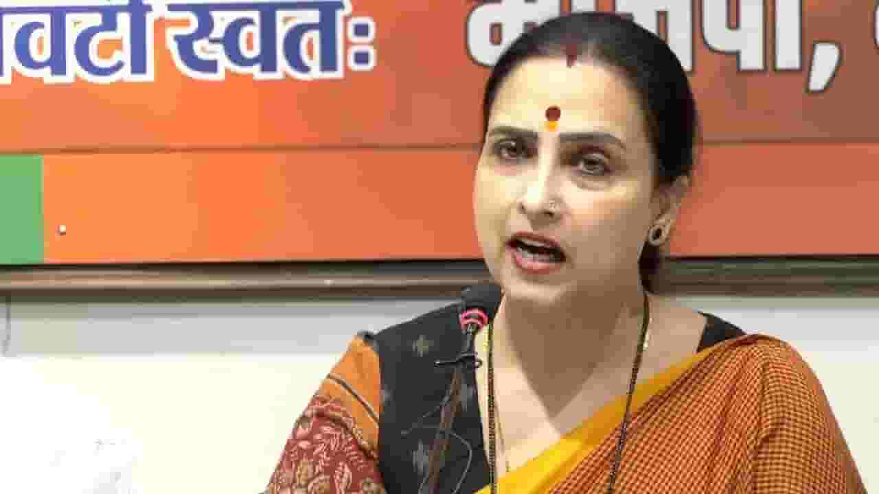 महिला आयोगाला चित्रा वाघ यांनी घेतले लाईटली; म्हणाल्या, ५६ आल्या त्यात एकची भर