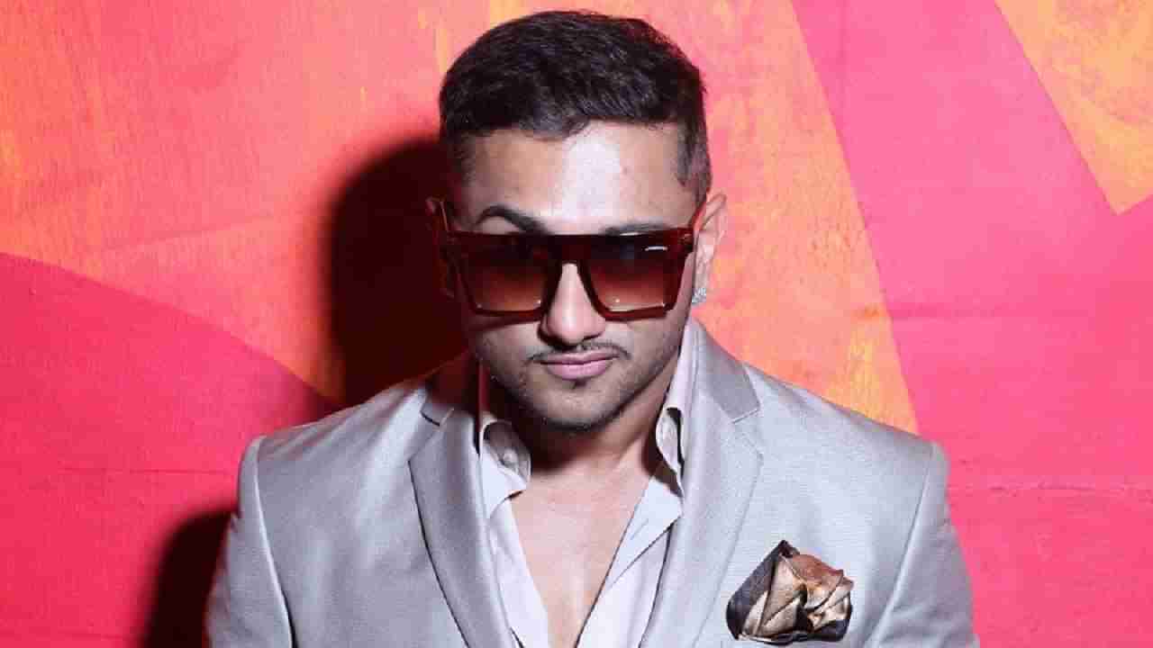 Honey Singh | काय सांगता हनी सिंह याने चक्क रस्त्यावर फेकल्या नोटा? पाहा व्हिडीओ