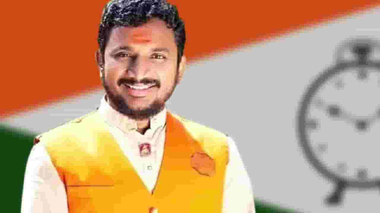 'शाळिग्राम नावाच्या माकडाने दिवसापण गांजा...'; मिटकरींची तुषार भोसलेंवर खोचक टीका 'शाळिग्राम नावाच्या माकडाने दिवसापण गांजा...'; मिटकरींची तुषार भोसलेंवर खोचक टीका