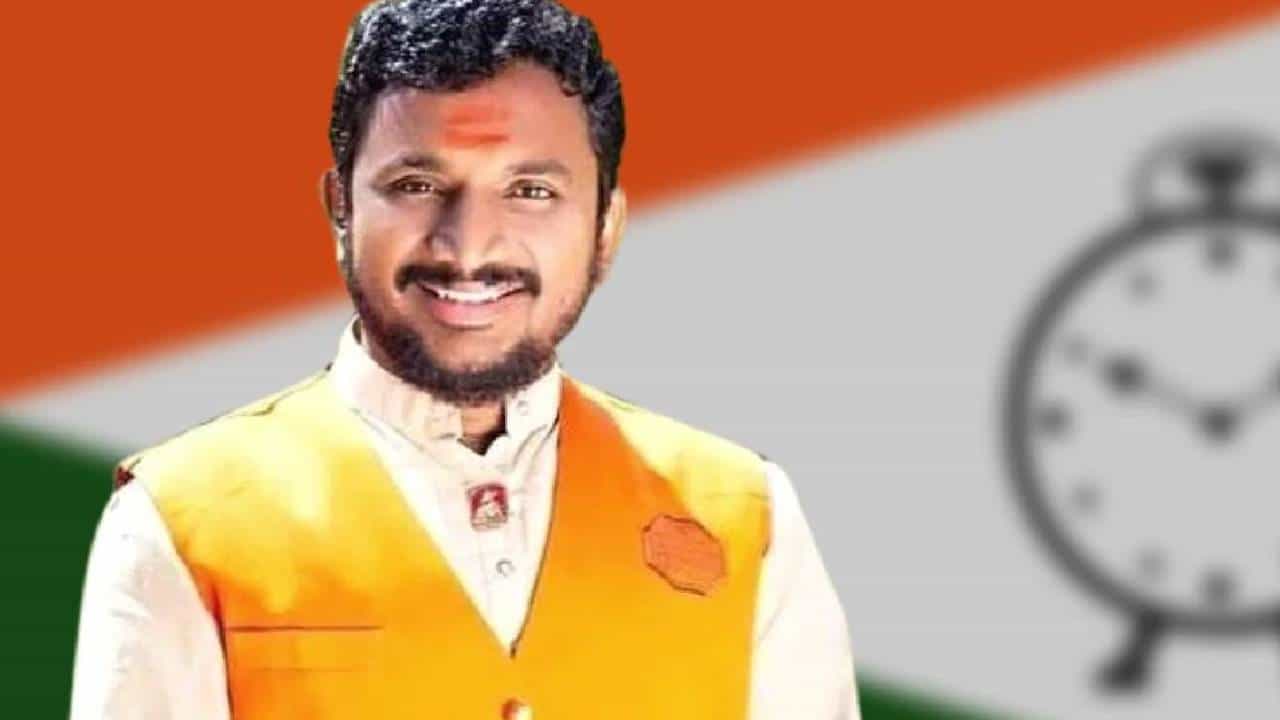 'शाळिग्राम नावाच्या माकडाने दिवसापण गांजा...'; मिटकरींची तुषार भोसलेंवर खोचक टीका 'शाळिग्राम नावाच्या माकडाने दिवसापण गांजा...'; मिटकरींची तुषार भोसलेंवर खोचक टीका