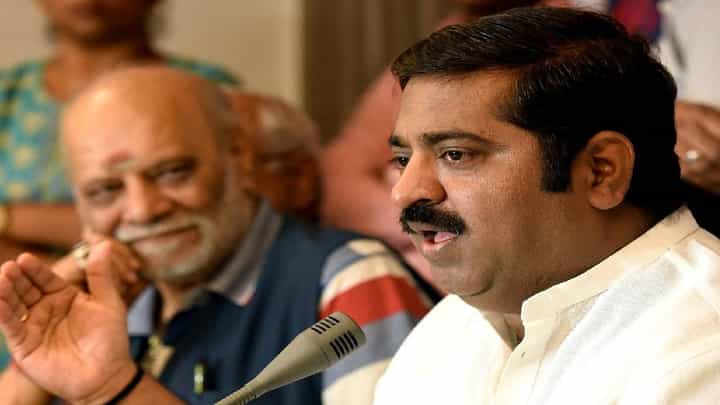 हिंदुत्वावरून राम कदम यांचा उद्धव ठाकरे यांच्यावर हल्लाबोल, काय म्हणाले बघा व्हिडीओ हिंदुत्वावरून राम कदम यांचा उद्धव ठाकरे यांच्यावर हल्लाबोल, काय म्हणाले बघा व्हिडीओ