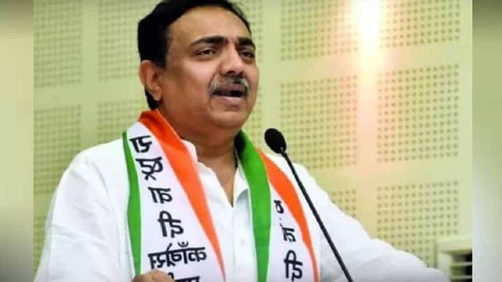 महाराष्ट्रात खंबीर असल्यानेच राष्ट्रवादीला टार्गेट केलं जातयं : जयंत पाटील महाराष्ट्रात खंबीर असल्यानेच राष्ट्रवादीला टार्गेट केलं जातयं : जयंत पाटील